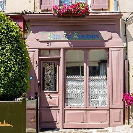 Gîte du rempart avec Balnéo, Garage, 2 SDB 2WC vue sur les monuments Le Puy-en-Velay Extérieur photo