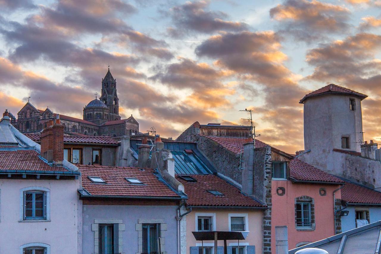 Gîte du rempart avec Balnéo, Garage, 2 SDB 2WC vue sur les monuments Le Puy-en-Velay Extérieur photo