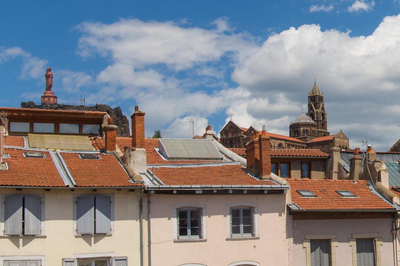 Gîte du rempart avec Balnéo, Garage, 2 SDB 2WC vue sur les monuments Le Puy-en-Velay Extérieur photo