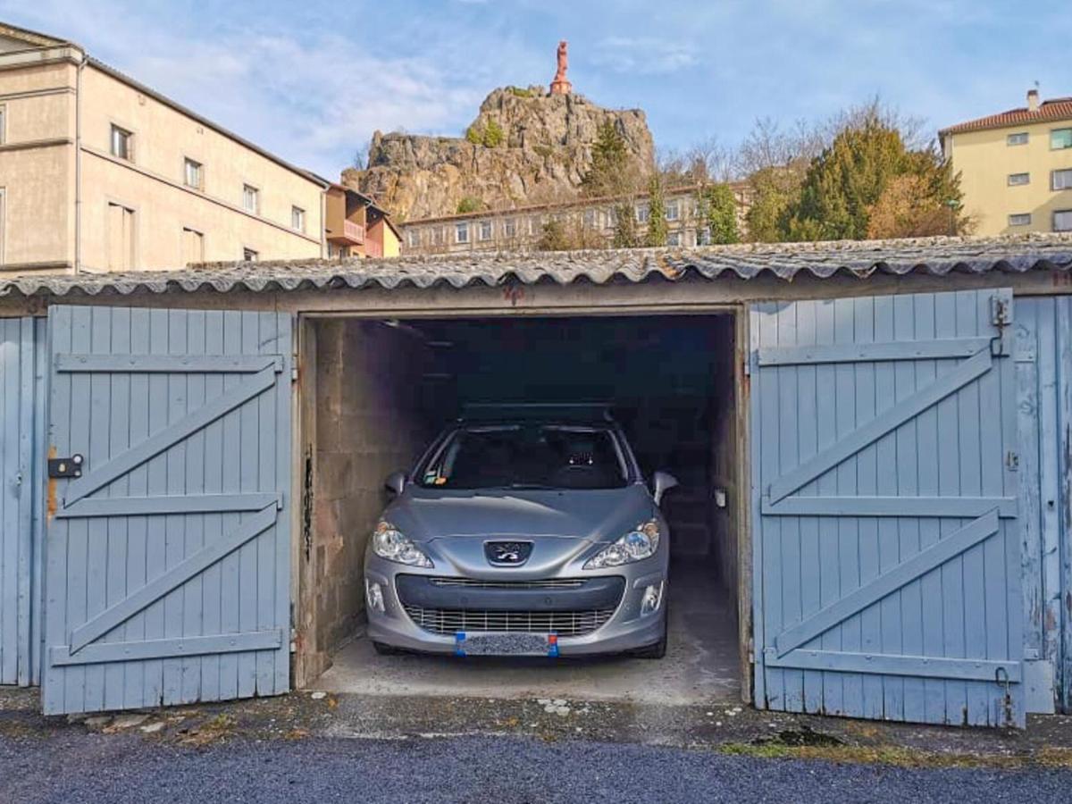 Gîte du rempart avec Balnéo, Garage, 2 SDB 2WC vue sur les monuments Le Puy-en-Velay Extérieur photo